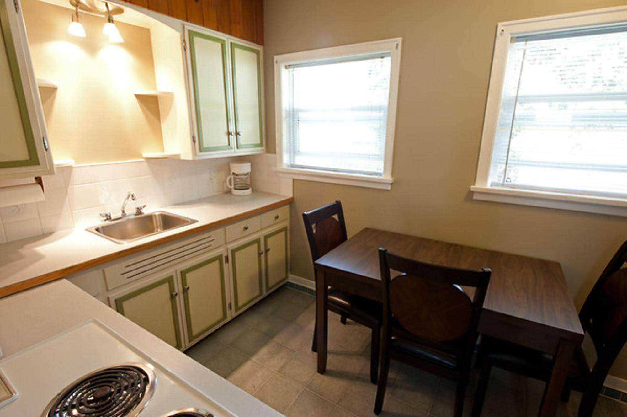 Alpine Inn&Suites Nelson Extérieur photo